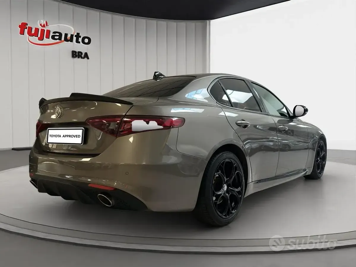Usata Alfa Romeo Giulia Super 150 CV (110 kW) 2017 Rosso Berlina
