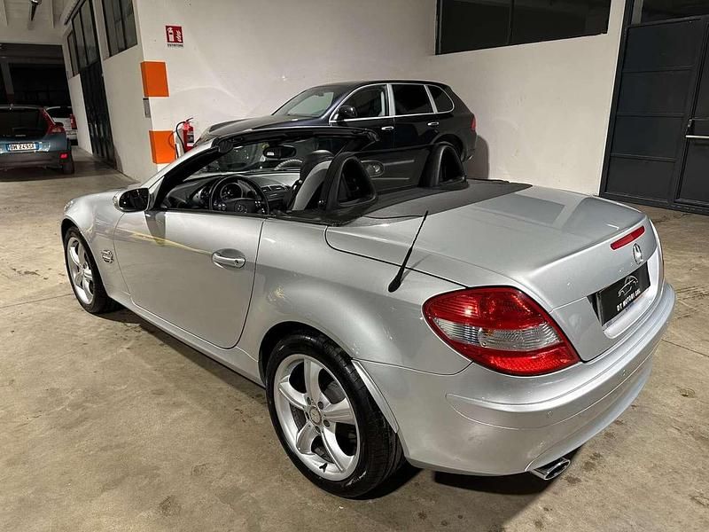 Usata Mercedes SLK200 163 CV (119 kW) 2007 Argento Cabrio
