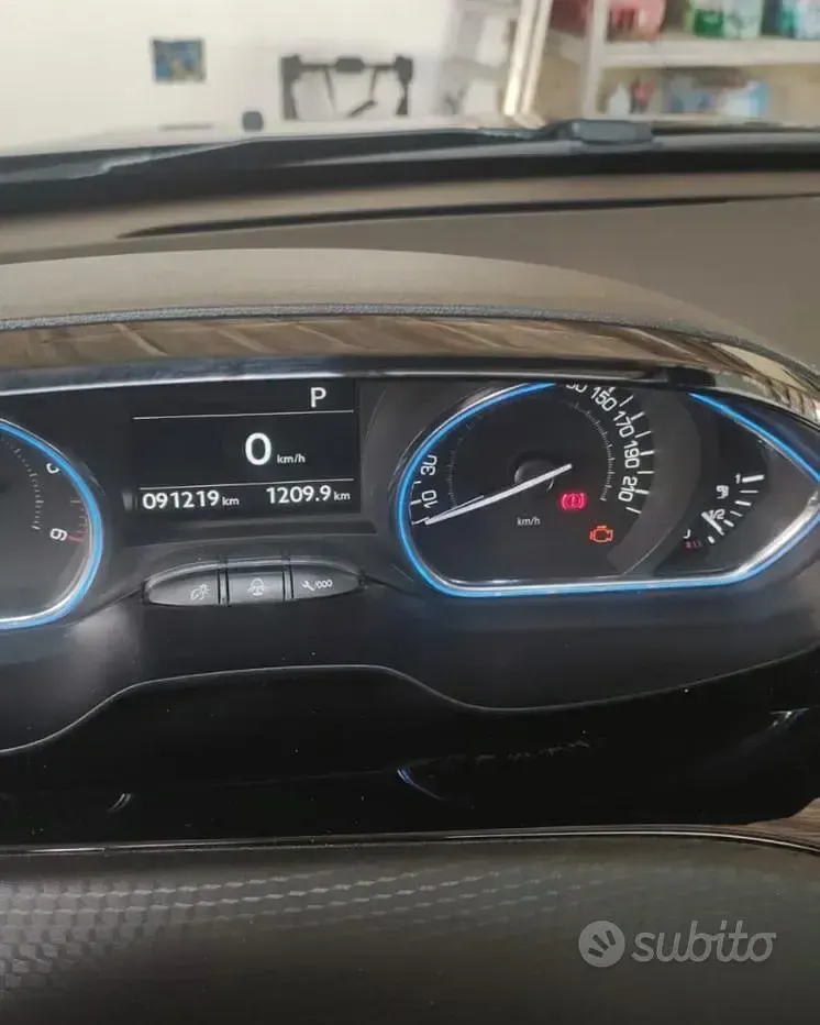 Usata Peugeot 2008 130 CV (95 kW) 2019 Nero SUV