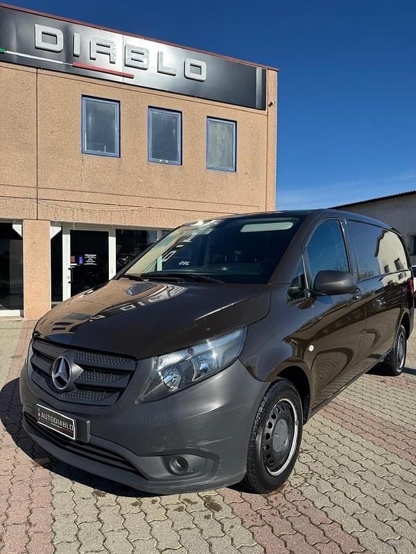Usata Mercedes Vito 102 CV (75 kW) 2020 Marrone Furgone