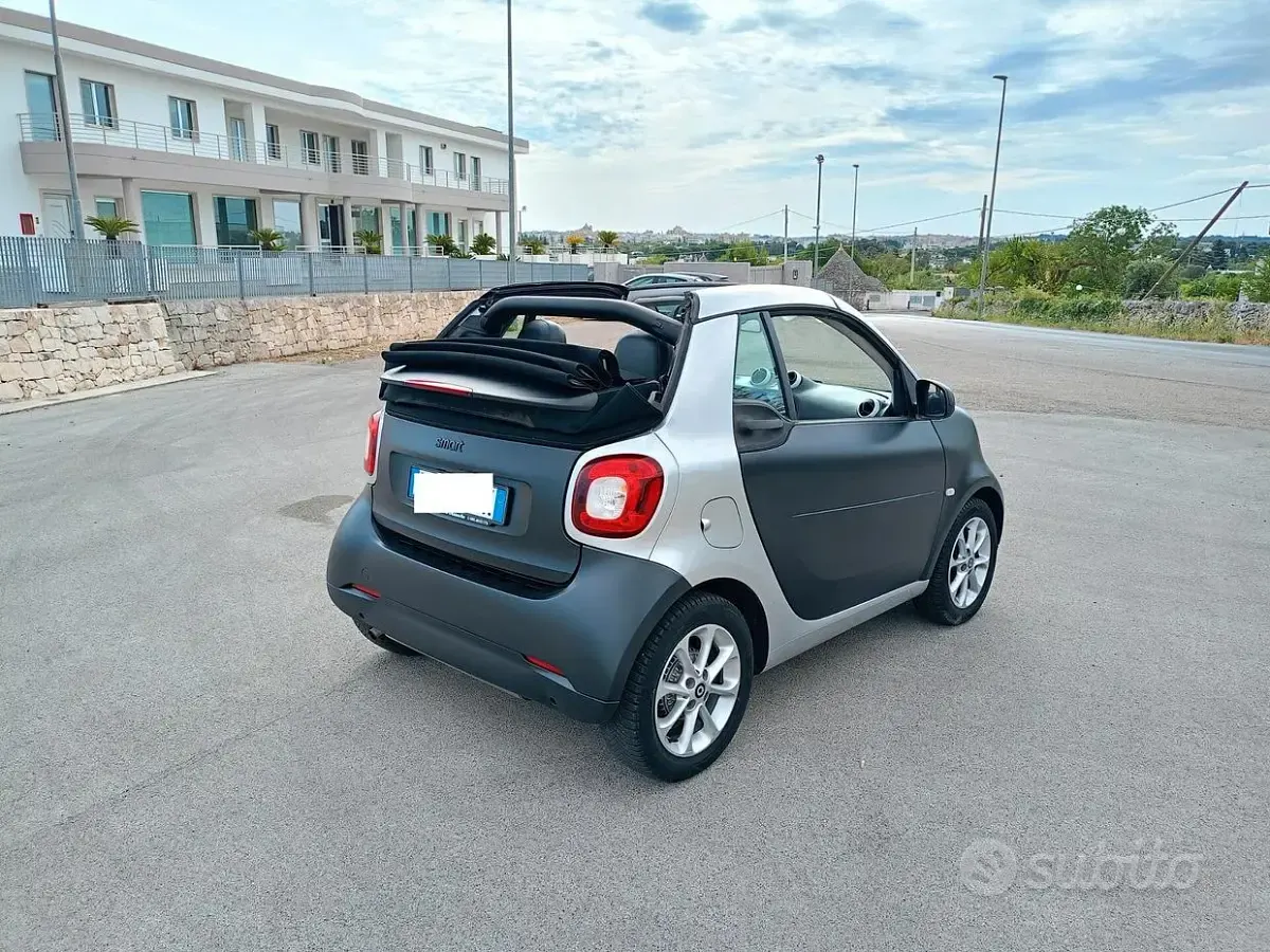 Usata Smart ForTwo Cabrio Passion 71 CV (52 kW) 2017 Nero Cabrio