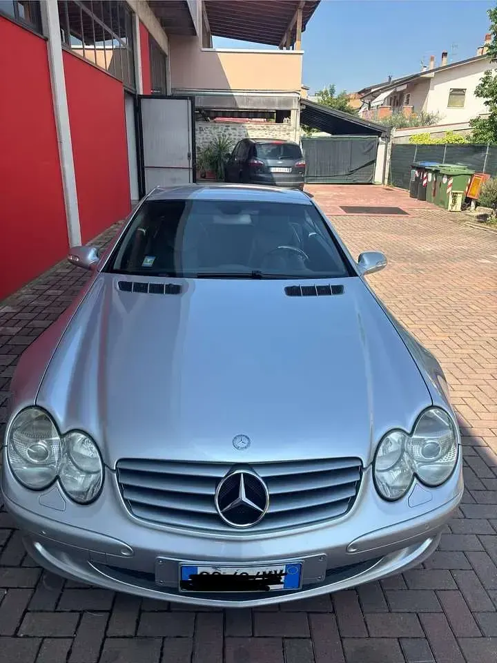 Usata Mercedes SL500 306 CV (225 kW) 2002 Argento Cabrio