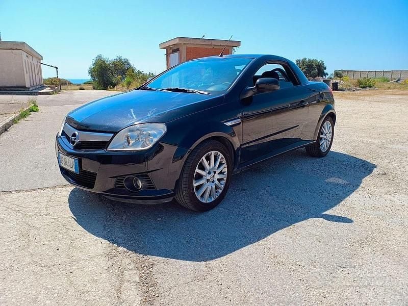 Usata Opel Tigra 2005 Nero Cabrio