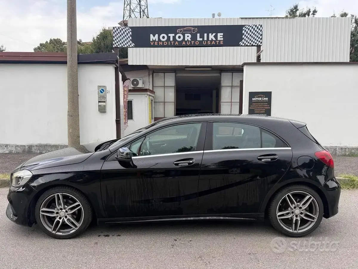 Usata Mercedes A180 Premium 109 CV (80 kW) 2016 Nero Utilitaria