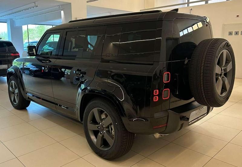 Usata Land Rover Defender SE Dynamic 224 CV (164 kW) 2026 Nero SUV