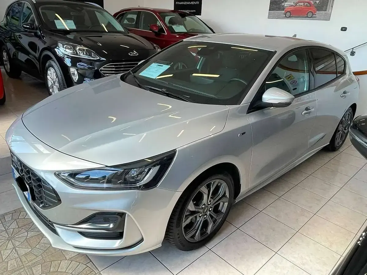 Usata Ford Focus ST-Line 155 CV (114 kW) 2024 Argento Berlina