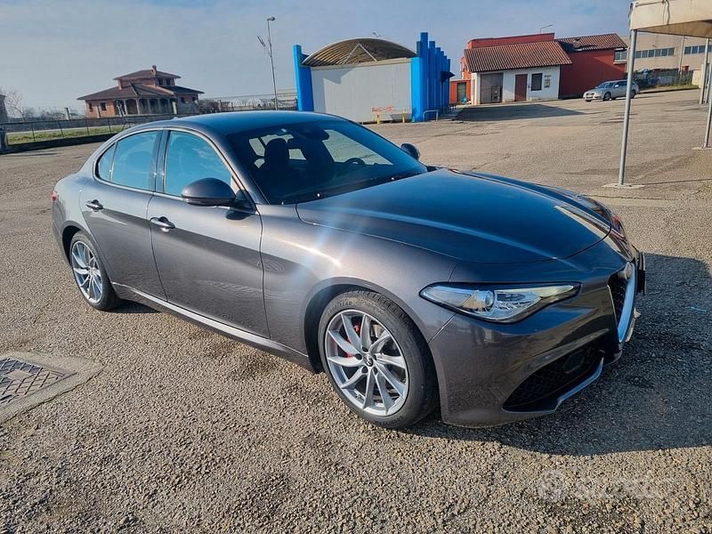 Usata Alfa Romeo Giulia Sprint 160 CV (117 kW) 2022 Grigio Berlina