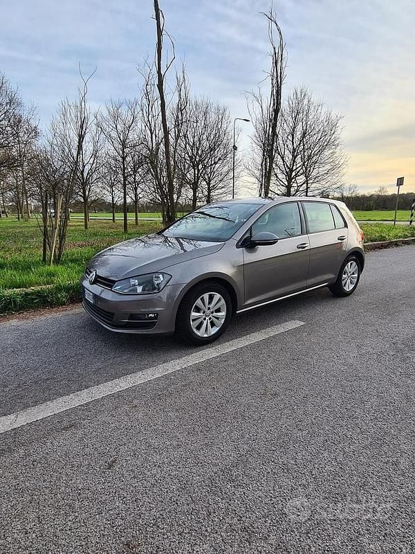 Usata VW Golf VII 105 CV (77 kW) 2013 Grigio Berlina