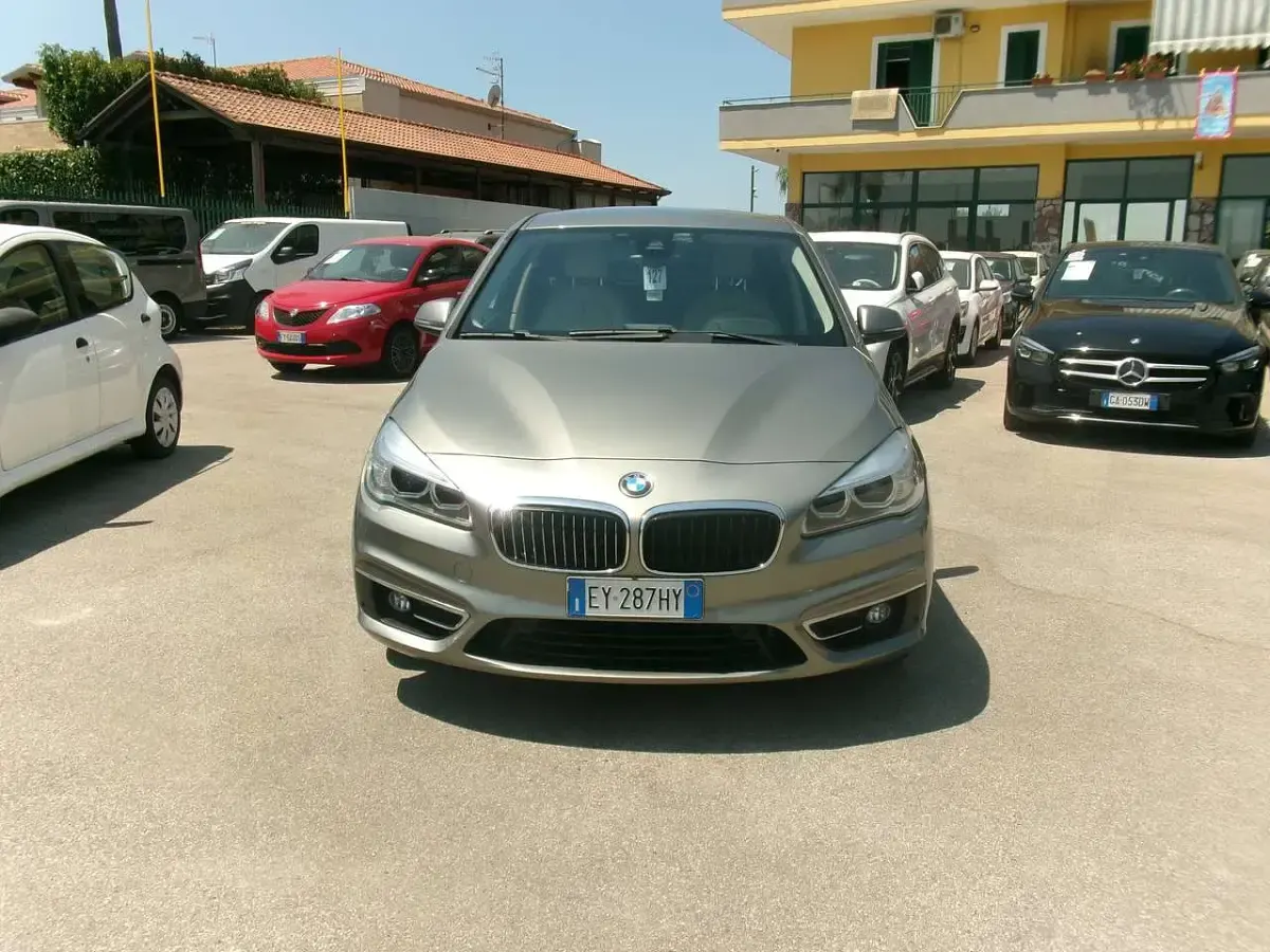 Usata BMW 218 Active Tourer Luxury Line 150 CV (110 kW) 2015 Bronzo Monovolume