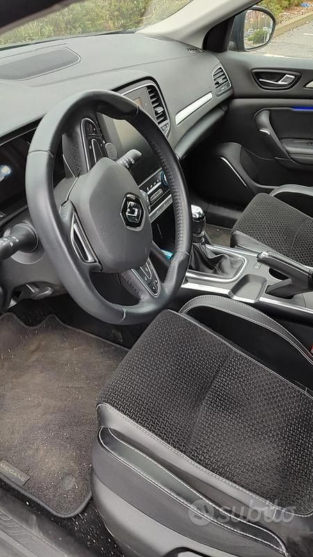 Usata Renault Mégane GrandTour 110 CV (80 kW) 2017 Blu Station wagon