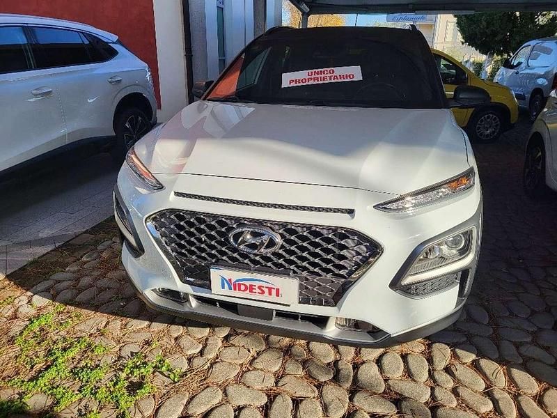 Usata Hyundai Kona Xpossible 120 CV (88 kW) 2017 Bianco tetto nero SUV