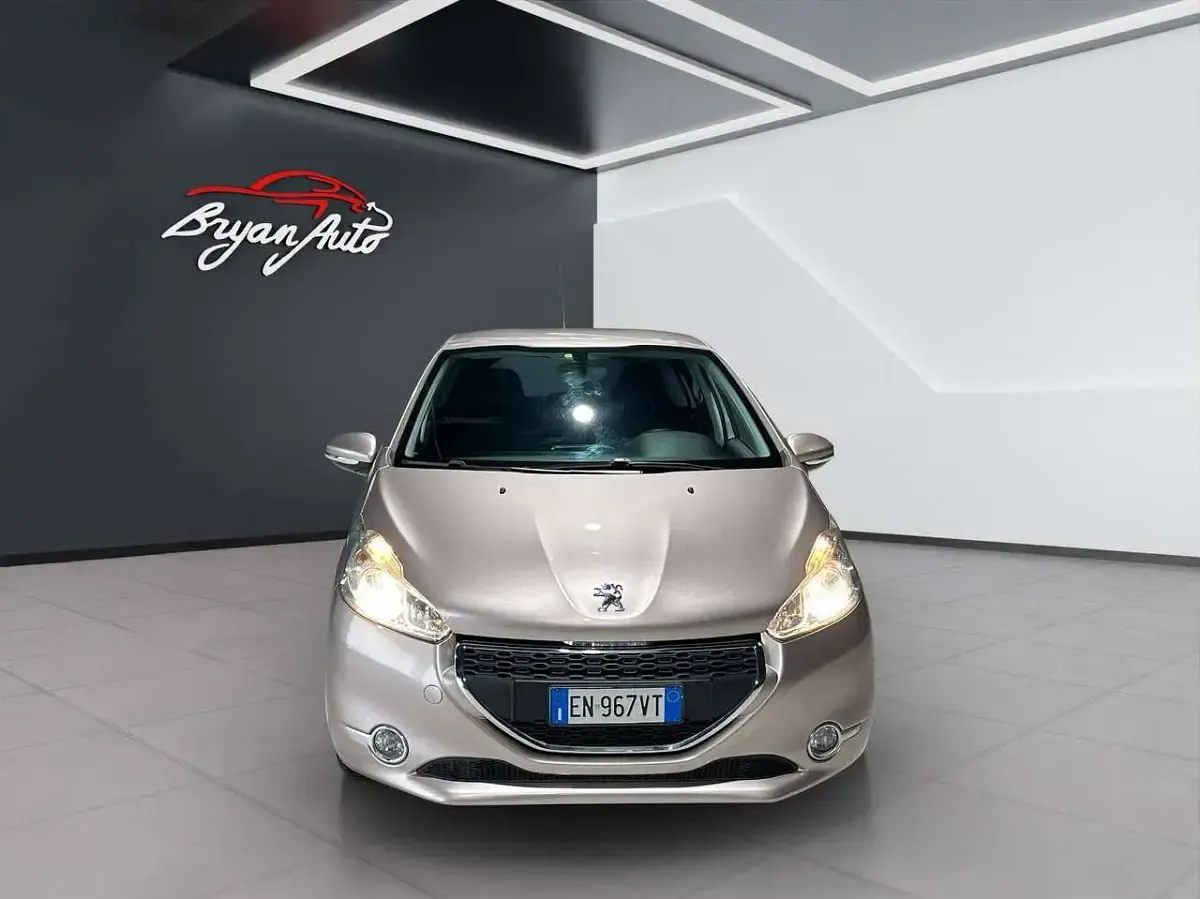 Usata Peugeot 208 Active 82 CV (60 kW) 2013 Other Utilitaria