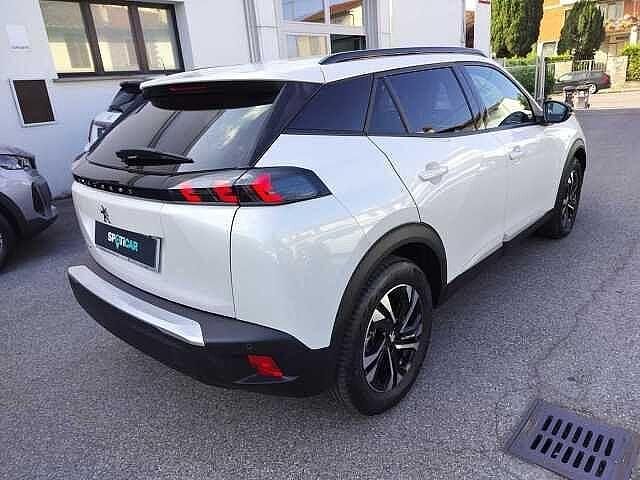Usata Peugeot e-2008 Allure 56 kW (77 CV) 2023 Bianco SUV