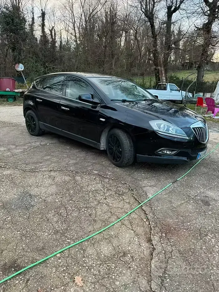 Usata Lancia Delta 120 CV (88 kW) 2008 Nero Utilitaria