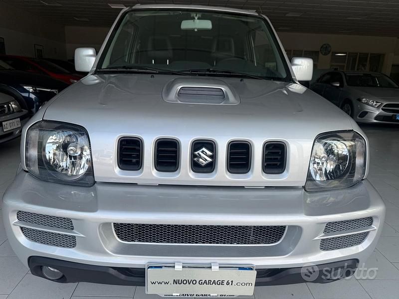 Usata Suzuki Jimny 86 CV (63 kW) 2006 Grigio SUV