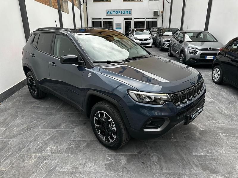 Käytetty Jeep Compass Trailhawk 179 HP (131 kW) 2023 Sininen Katumaasturi