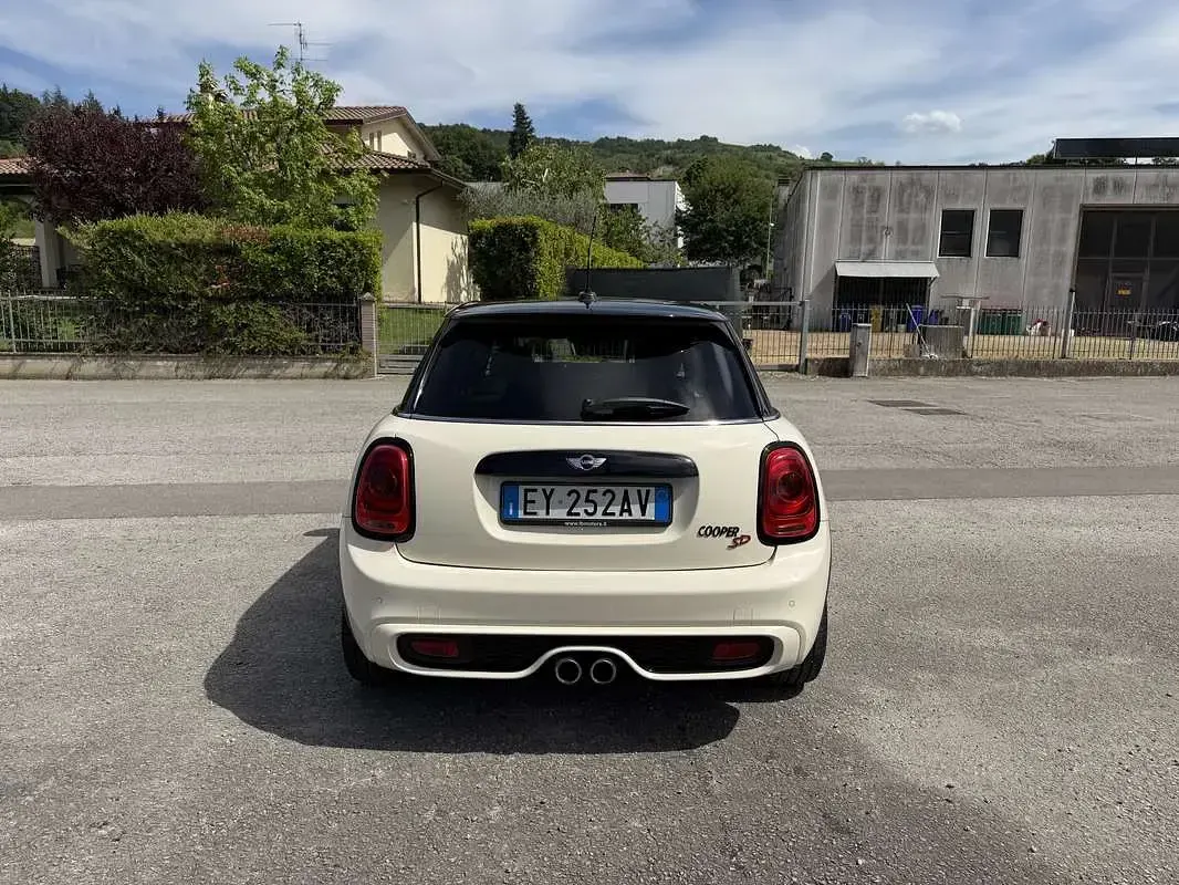 Usata Mini Cooper SD Business 170 CV (125 kW) 2015 Bianco Utilitaria