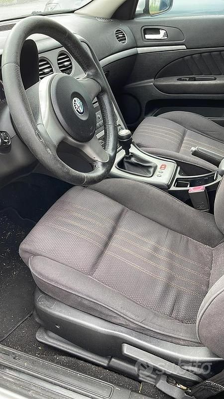 Usata Alfa Romeo 159 Distinctive 120 CV (88 kW) 2008 Grigio Station wagon