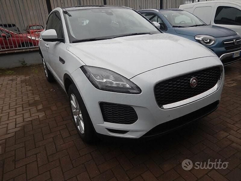 Begagnad Jaguar E-Pace 150 HK (110 kW) 2019 Vit SUV