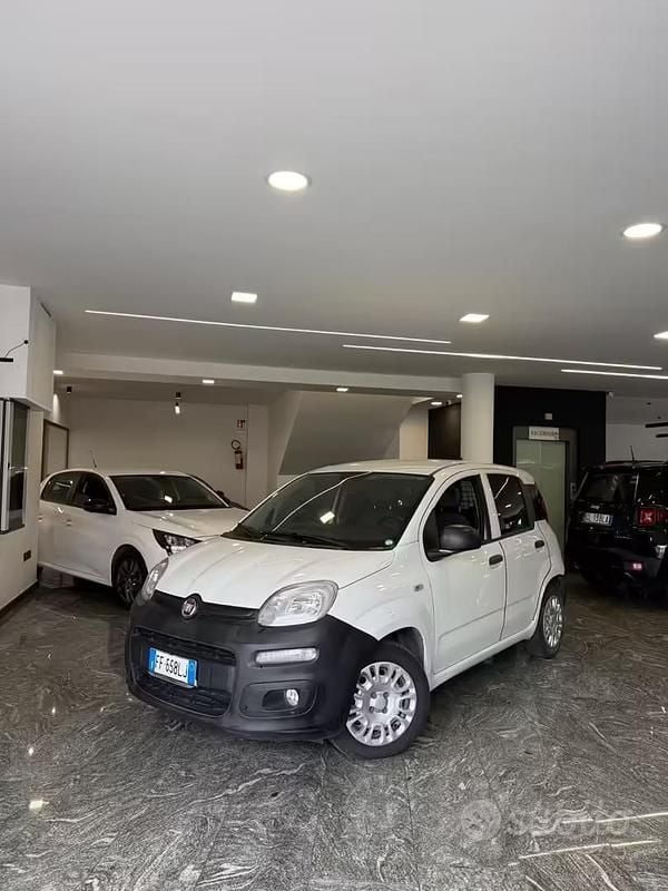 Usata Fiat Panda Pop 69 CV (50 kW) 2016 Bianco Utilitaria