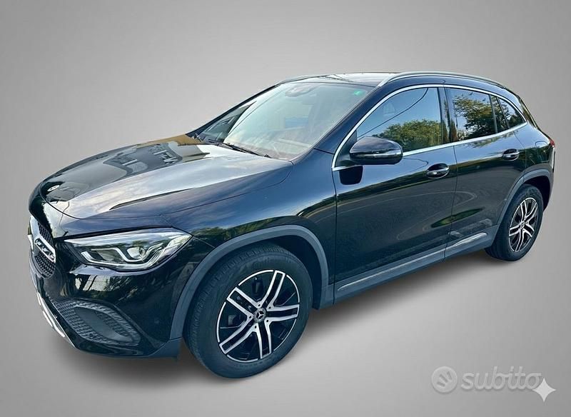 Usata Mercedes GLA180 136 CV (100 kW) 2021 Nero SUV