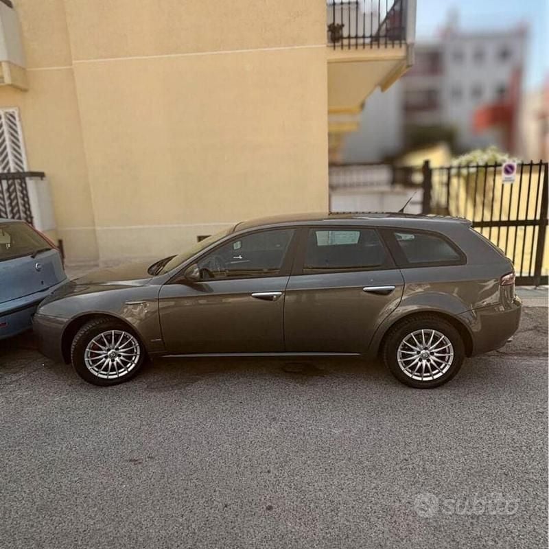 Usata Alfa Romeo 159 116 CV (85 kW) 2007 Grigio Station wagon