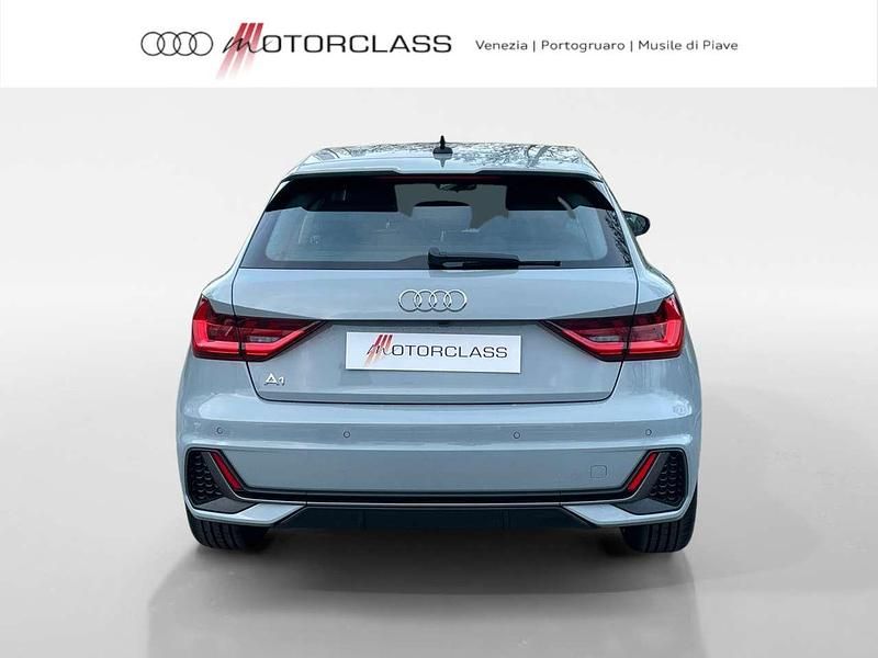 Nuova Audi A1 Sportback S-Line 116 CV (85 kW) 2026 Grigio freccia perla Utilitaria