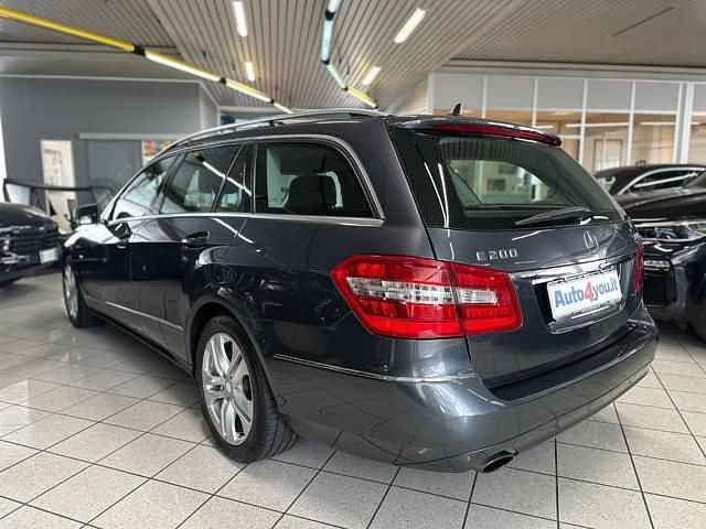 Käytetty Mercedes E200 Avantgarde 184 HP (135 kW) 2011 Harmaa Farmari