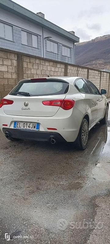 Usata Alfa Romeo Giulietta 140 CV (102 kW) 2011 Bianco Utilitaria
