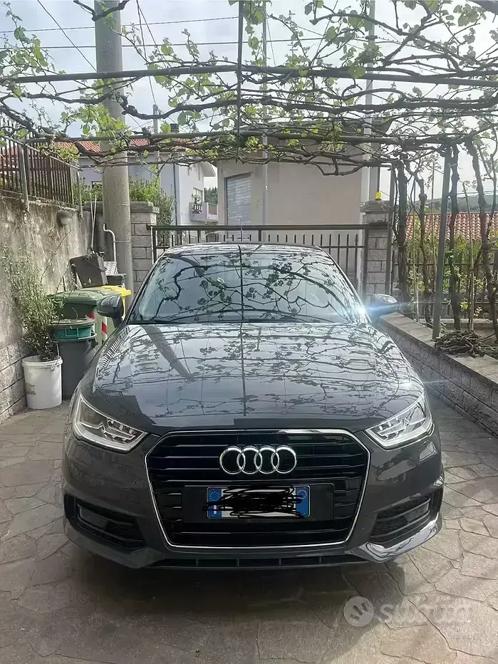Usata Audi A1 Admired 95 CV (69 kW) 2018 Grigio Berlina