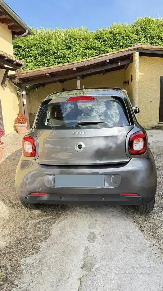 Usata Smart ForFour 90 CV (66 kW) 2018 Grigio Utilitaria
