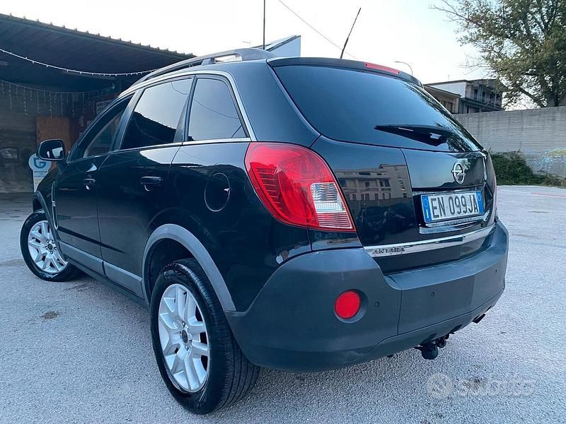 Usata Opel Antara 163 CV (119 kW) 2012 Nero SUV