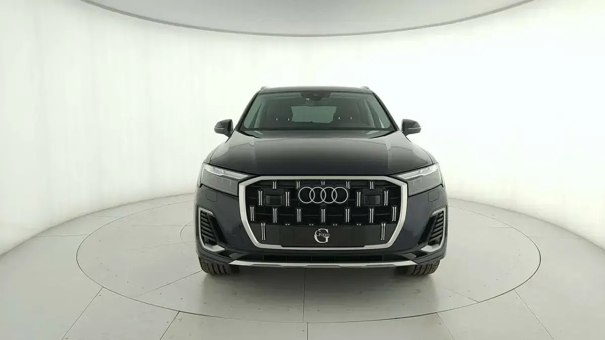 Usata Audi Q7 Ambiente 286 CV (210 kW) 2024 Blu scuro SUV