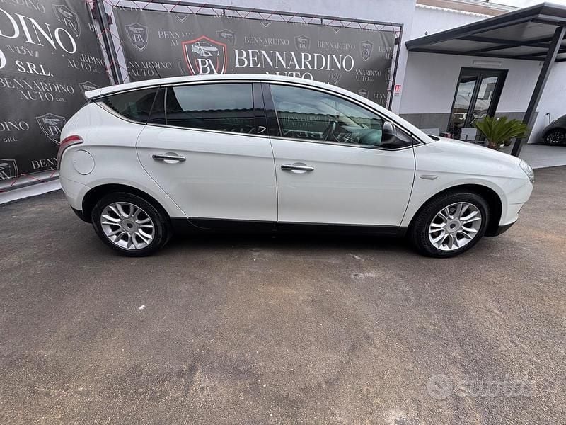 Usata Lancia Delta 120 CV (88 kW) 2010 Bianco Utilitaria