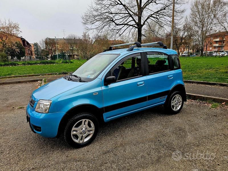 Usata Fiat Panda 4x4 Climbing 60 CV (44 kW) 2005 Blu Utilitaria