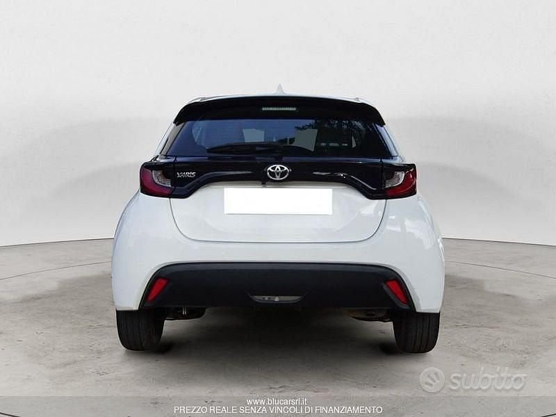Usata Toyota Yaris Business Edition 72 CV (52 kW) 2022 Bianco Utilitaria