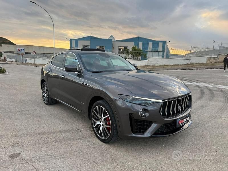 Usata Maserati GranSport 275 CV (202 kW) 2019 Grigio Station wagon