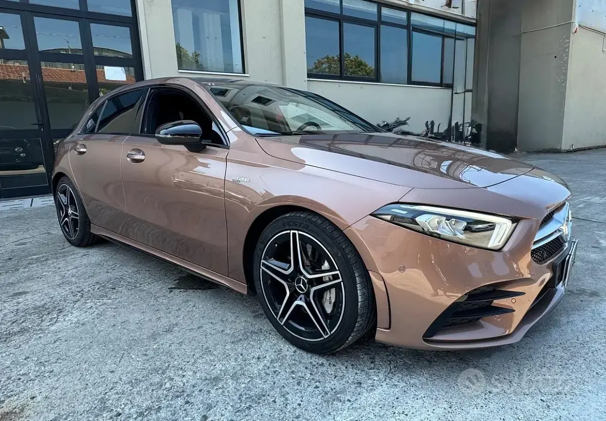 Usata Mercedes A45 AMG AMG 306 CV (225 kW) 2022 Viola Utilitaria