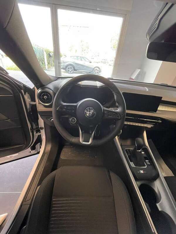 Usata Alfa Romeo Tonale Sprint 160 CV (117 kW) 2024 Bianco alfa SUV