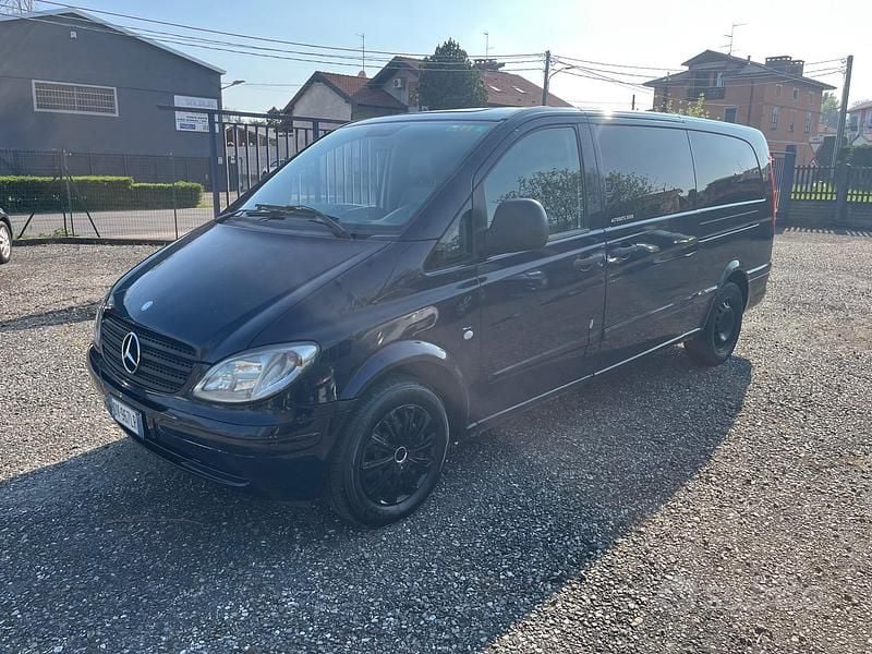 Usata Mercedes Viano 150 CV (110 kW) 2010 Blu Monovolume