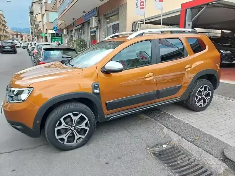 Usata Dacia Duster Prestige 109 CV (80 kW) 2018 Arancione SUV