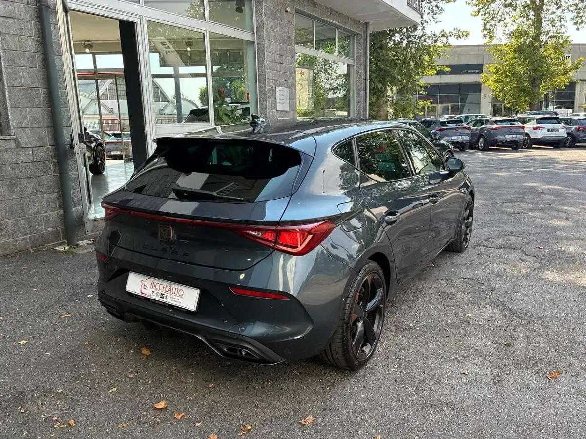 Usata Cupra Leon 150 CV (110 kW) 2023 Grigio Berlina