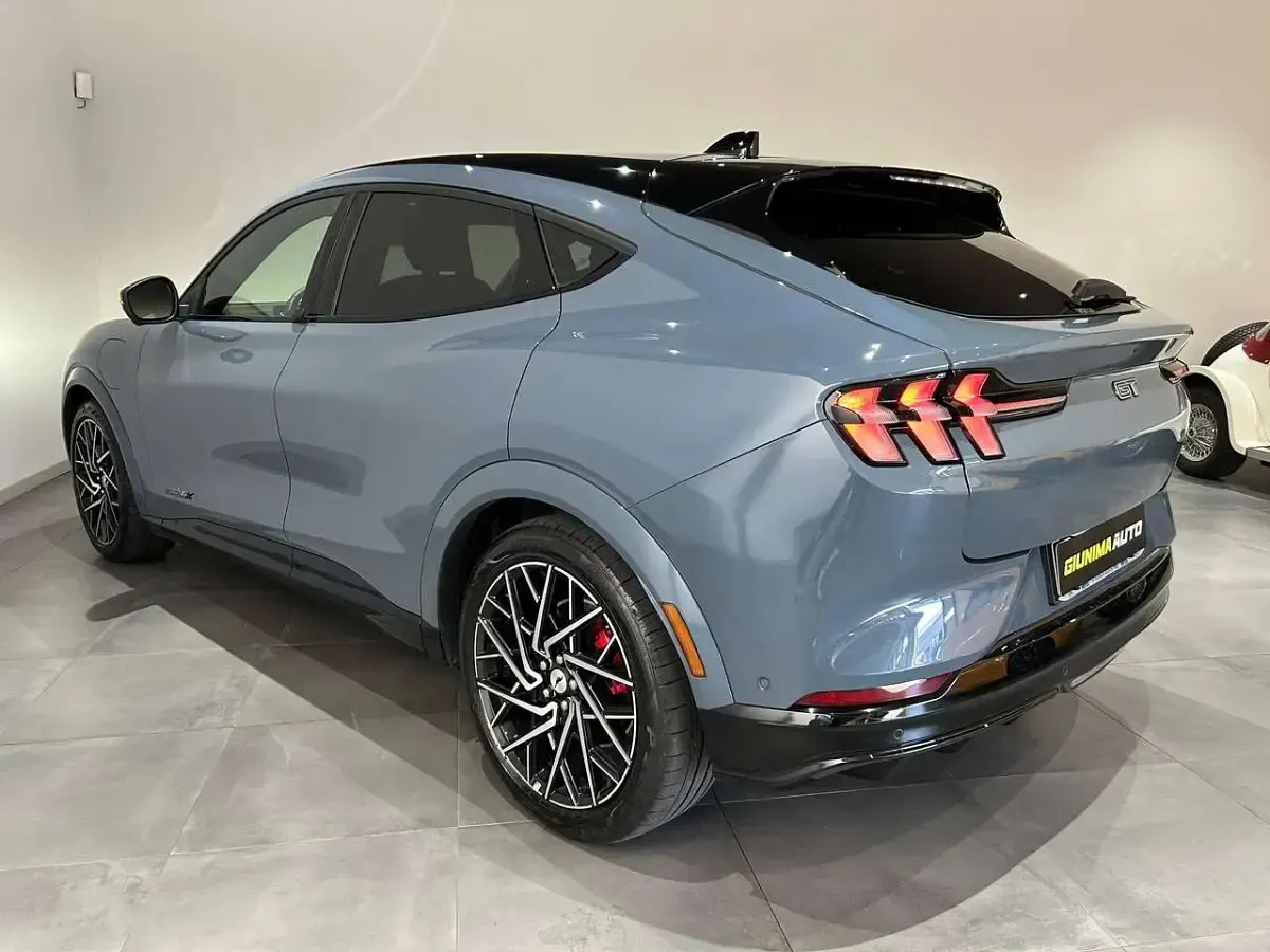 Usata Ford Mustang Mach-E GT Extended Range 441 kW (600 CV) 2024 Vapor blue SUV
