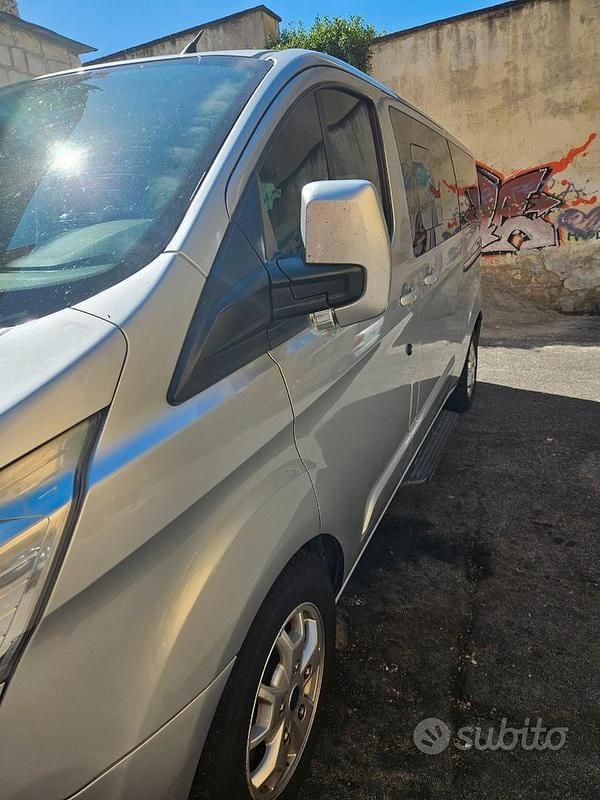Usata Ford Tourneo Custom S 2015 Grigio Furgone