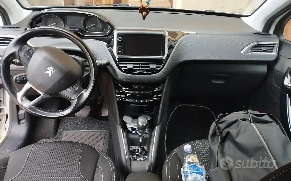 Usata Peugeot 208 110 CV (80 kW) 2018 Bianco Utilitaria
