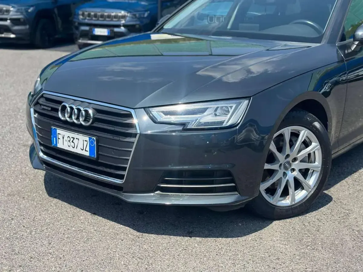 Usata Audi A4 Business 190 CV (139 kW) 2019 Grigio Station wagon