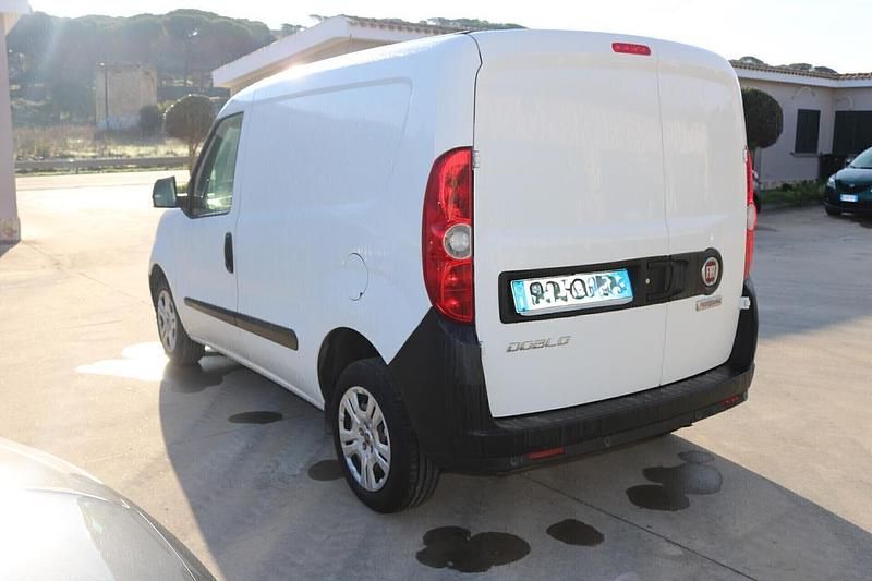 Usata Fiat Doblò 120 CV (88 kW) 2021 Bianco Monovolume