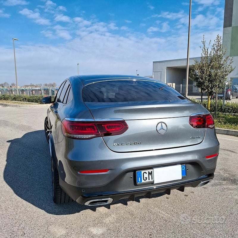 Usata Mercedes GLC220 194 CV (142 kW) 2023 Grigio Coupé