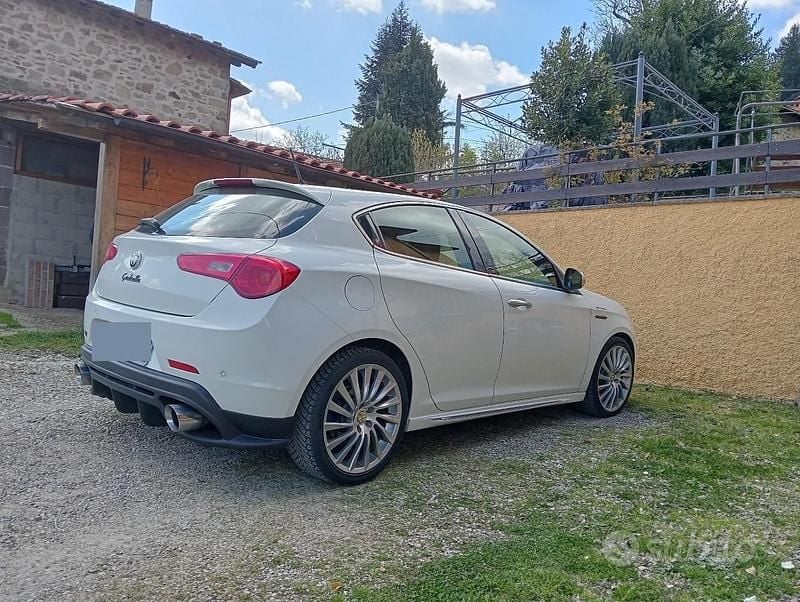 Usata Alfa Romeo Giulietta 140 CV (102 kW) 2011 Utilitaria