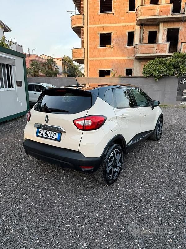 Usata Renault Captur 90 CV (66 kW) 2015 SUV